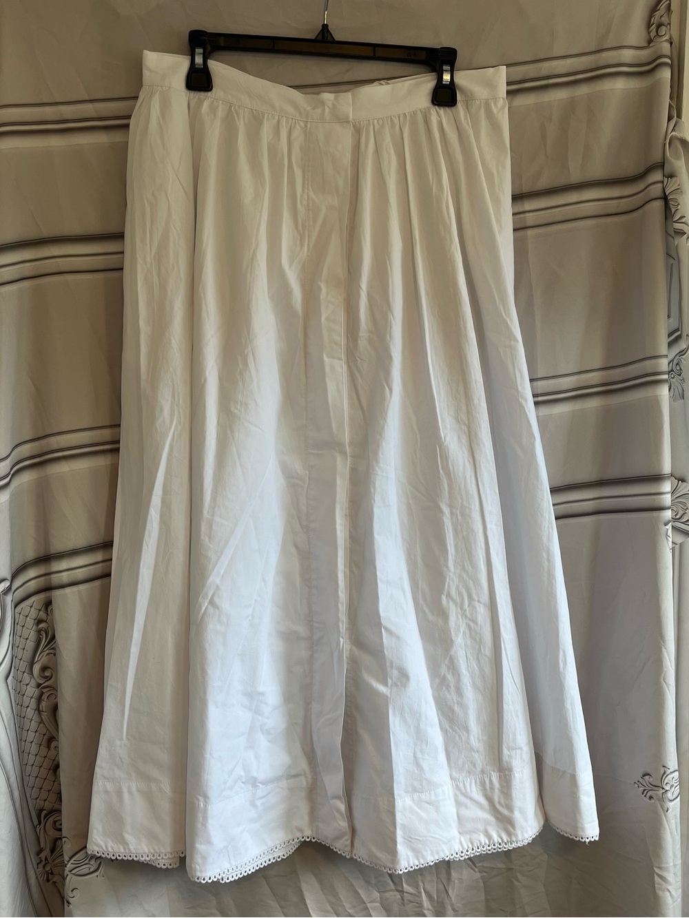 VIRAL FALL 🍁 LUXURY MIDI SKIRT SIZE L
🚨FINAL PRICE NO DISCOUNT - Picture 5 of 12